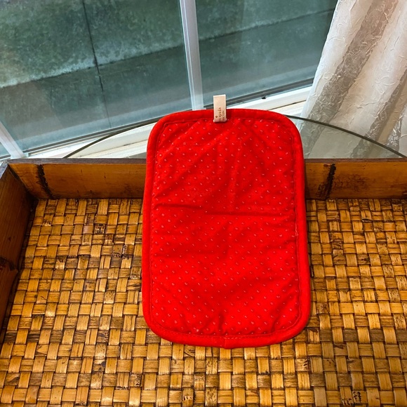 Kate Spade Oven Mitt With Rubber Grip ❤️ - Picture 2 of 6